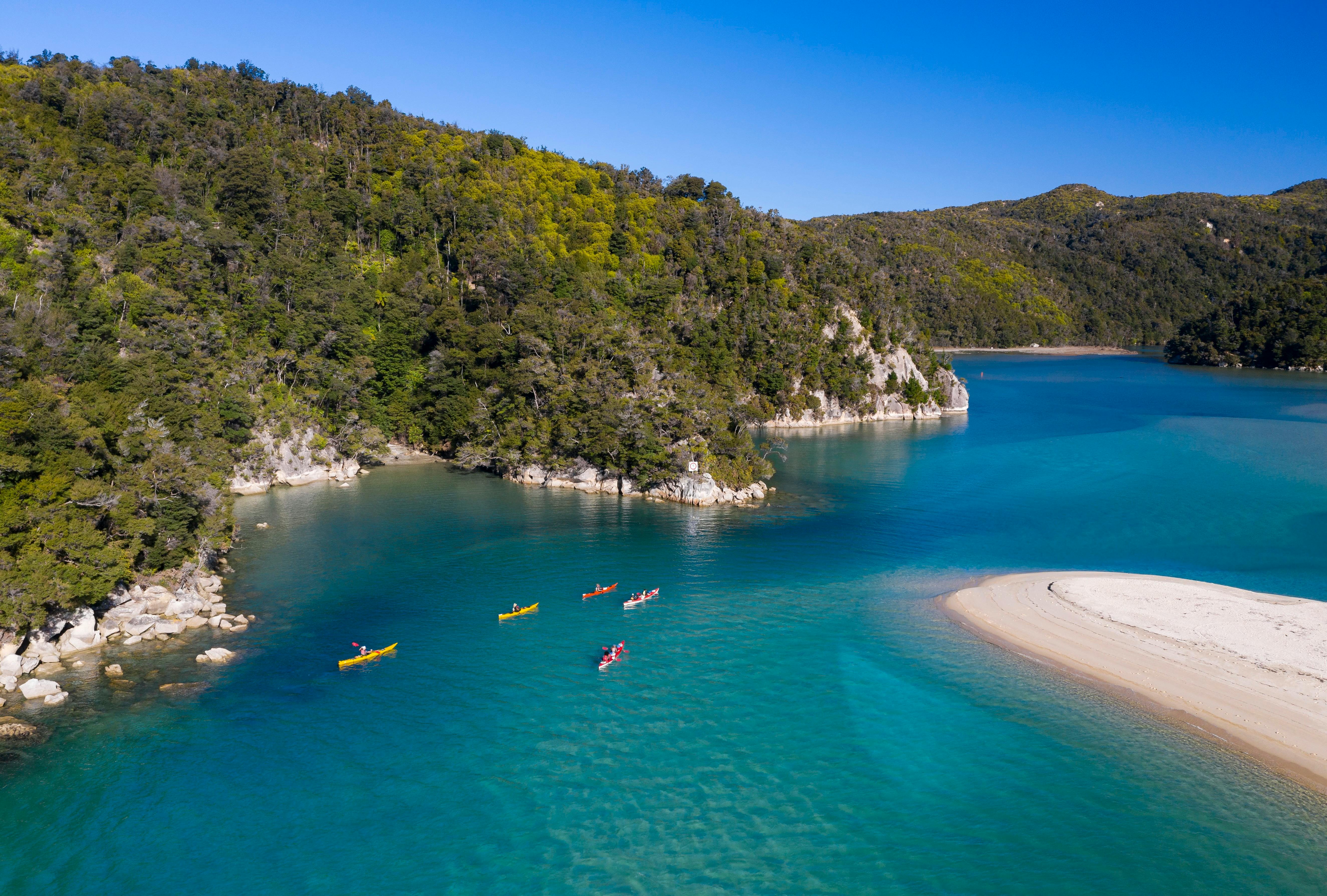 Abel tasman bay kayaking in torrent bay